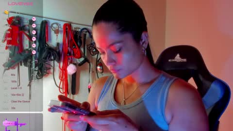 Snapshot of scarlet_kennedy98 chatting on 04/17/26, 12:02 scarlet taylor kennedy online show from 04/17/26, 12:02