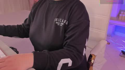 Snapshot of scarlet_miller_1 chatting on 11/07/25, 12:05 Celeste online show from 11/07/25, 12:05