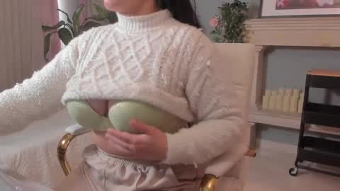 Snapshot of scarlet_miller_1 chatting on 11/24/25, 12:27 Celeste online show from 11/24/25, 12:27