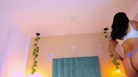 Snapshot of scarlet_pielcanela chatting on 07/13/26, 07:49 Scarlet online show from 07/13/26, 07:49