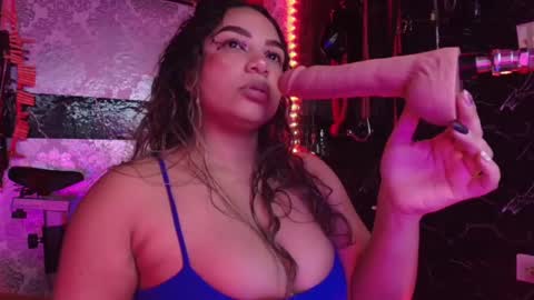 Snapshot of scarlet_queen__ chatting on 11/01/25, 12:45 Scarlet online show from 11/01/25, 12:45