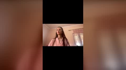 Scarlet online show from 03/03/26, 09:37