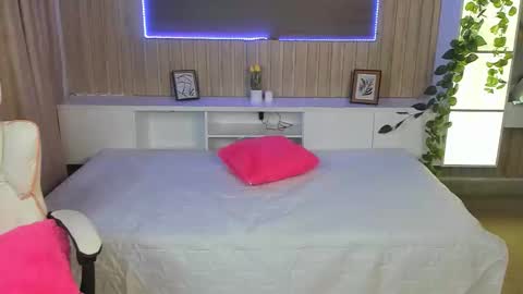 Snapshot of scarlet_s_ chatting on 03/02/26, 07:15 Scarlet online show from 03/02/26, 07:15