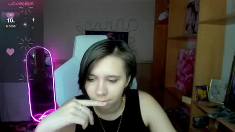 Snapshot of scarlet_sirenn chatting on 02/01/26, 07:18 Alexandra online show from 02/01/26, 07:18