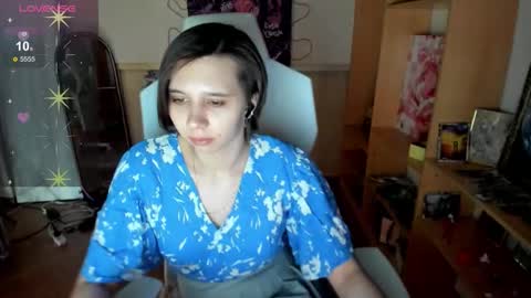 Snapshot of scarlet_sirenn chatting on 02/14/26, 08:44 Alexandra online show from 02/14/26, 08:44