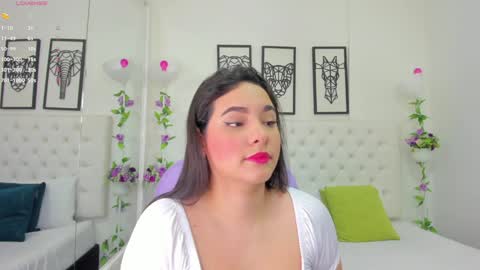 Snapshot of scarlet_stan22 chatting on 01/05/25, 02:19 Isa online show from 01/05/25, 02:19