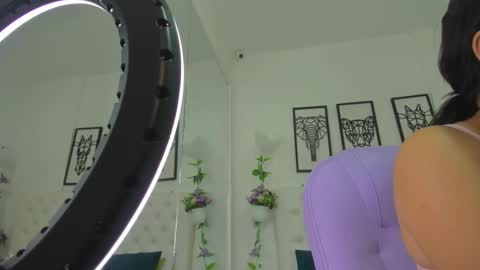 Snapshot of scarlet_stan22 chatting on 02/15/25, 11:06 Isa online show from 02/15/25, 11:06