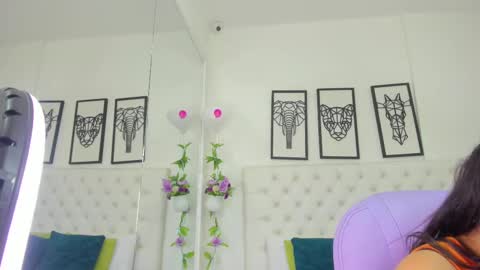 Snapshot of scarlet_stan22 chatting on 03/07/25, 11:07 Isa online show from 03/07/25, 11:07