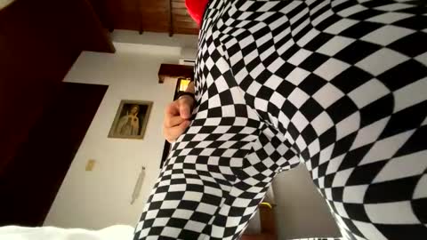 Snapshot of scarlet_whisper chatting on 03/18/26, 08:34 scarlet whisper online show from 03/18/26, 08:34