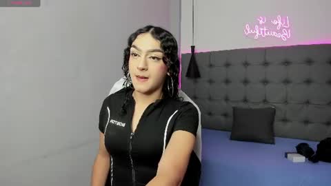 Snapshot of scarletcherry18 chatting on 06/21/26, 04:48 scarlet online show from 06/21/26, 04:48