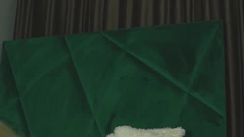 Snapshot of scarletcoles chatting on 10/27/25, 10:25 Scarlet online show from 10/27/25, 10:25