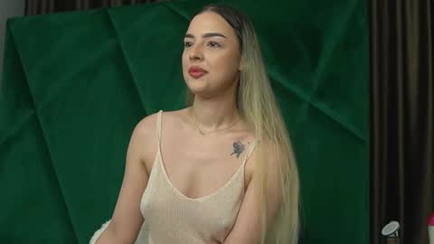 Snapshot of scarletcoles chatting on 11/23/25, 12:32 Scarlet online show from 11/23/25, 12:32