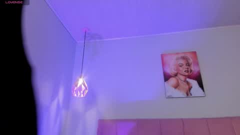 Scarlet  online show from 01/13/26, 11:21