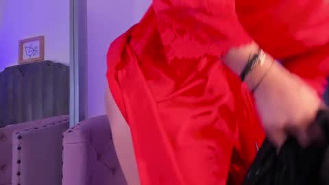 Snapshot of scarleth6 chatting on 12/26/24, 02:37 online show from 12/26/24, 02:37