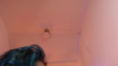 Snapshot of scarleth_bluee chatting on 04/17/26, 03:09 Scarleth online show from 04/17/26, 03:09