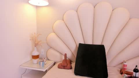 Snapshot of scarleth_fire chatting on 02/19/26, 12:56 Scarleth online show from 02/19/26, 12:56