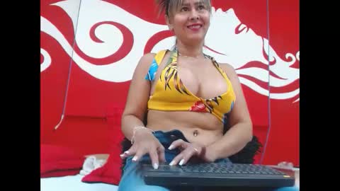 Snapshot of scarlethchannel chatting on 11/04/25, 03:55 Scarleth online show from 11/04/25, 03:55