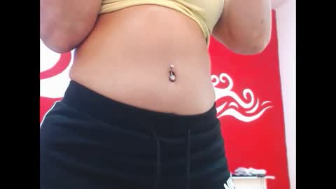 Snapshot of scarlethchannel chatting on 11/18/25, 06:01 Scarleth online show from 11/18/25, 06:01