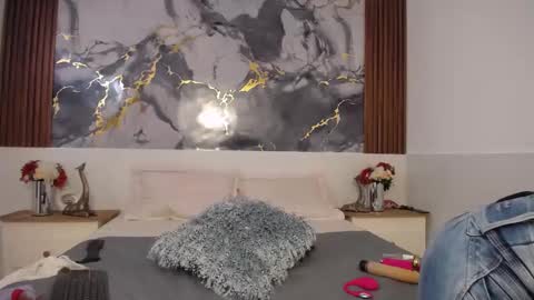 Snapshot of scarlethchannel chatting on 11/21/25, 02:16 Scarleth online show from 11/21/25, 02:16