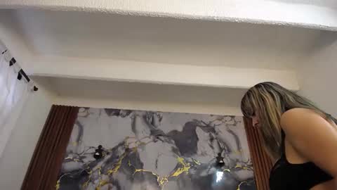 Snapshot of scarlethchannel chatting on 12/04/25, 03:21 Scarleth online show from 12/04/25, 03:21