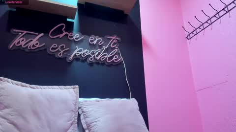 scarlethfoxx_ online show from 04/15/26, 07:58