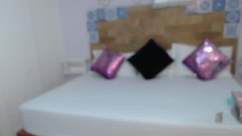 scarlet  online show from 09/25/25, 09:57