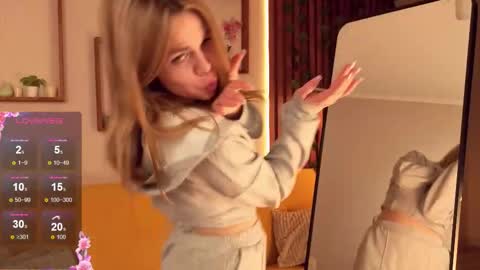 Snapshot of scarletmarney chatting on 03/21/26, 08:30 scarletmarney online show from 03/21/26, 08:30