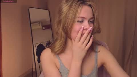 Snapshot of scarletmarney chatting on 03/26/26, 03:12 scarletmarney online show from 03/26/26, 03:12