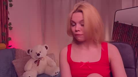 Snapshot of scarletmarney chatting on 05/05/26, 03:14 scarletmarney online show from 05/05/26, 03:14