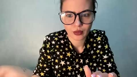 Snapshot of scarletpetal chatting on 02/06/25, 11:54 scarletpetal online show from 02/06/25, 11:54