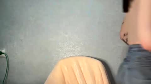 Snapshot of scarletpetal chatting on 02/22/25, 11:13 scarletpetal online show from 02/22/25, 11:13