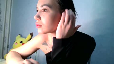 Snapshot of scarletpetal chatting on 02/24/25, 11:21 scarletpetal online show from 02/24/25, 11:21