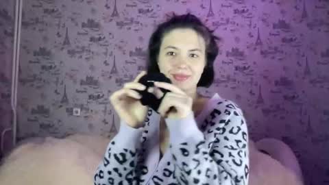 Snapshot of scarletpetal chatting on 10/19/25, 11:44 scarletpetal online show from 10/19/25, 11:44