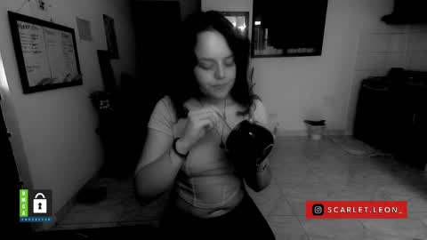 Snapshot of scarlett77_ chatting on 04/06/26, 04:52 Scarletland welcome online show from 04/06/26, 04:52