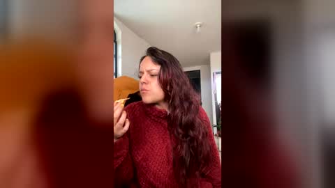 Snapshot of scarlett77_ chatting on 08/04/26, 04:20 Scarletland welcome online show from 08/04/26, 04:20