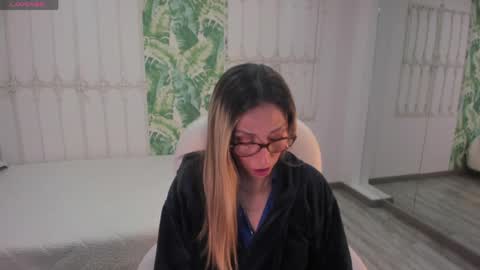 Snapshot of scarlett_079 chatting on 04/19/26, 11:53 Scarlett online show from 04/19/26, 11:53