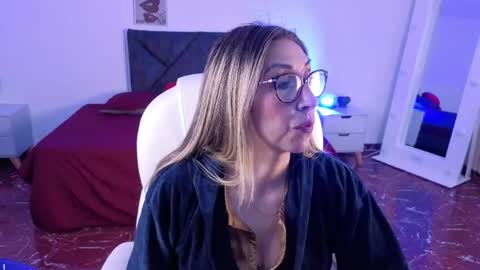 Snapshot of scarlett_079 chatting on 04/23/26, 11:42 Scarlett online show from 04/23/26, 11:42