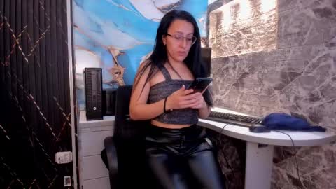 Snapshot of scarlett__14 chatting on 01/14/26, 03:01 scarlett__14 online show from 01/14/26, 03:01