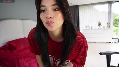 juli online show from 10/08/25, 07:00