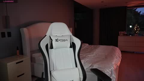 juli online show from 12/02/25, 10:38