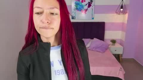 Snapshot of scarlett__bell chatting on 03/19/26, 11:47 Scarlett online show from 03/19/26, 11:47