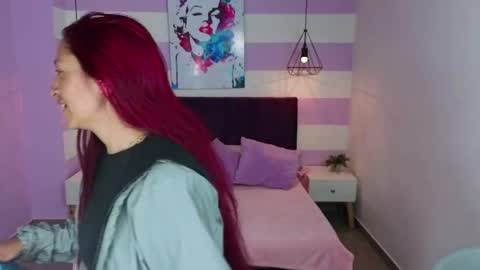 Snapshot of scarlett__bell chatting on 04/08/26, 11:43 Scarlett online show from 04/08/26, 11:43