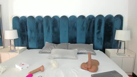 Snapshot of scarlett__noir chatting on 04/14/26, 07:09 scarlett__noir online show from 04/14/26, 07:09