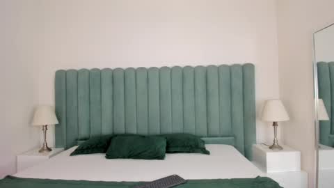 Snapshot of scarlett__noir chatting on 04/21/26, 01:42 scarlett__noir online show from 04/21/26, 01:42