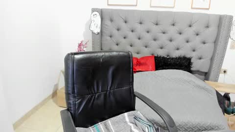 Scarlett Anaiz online show from 01/06/26, 08:45