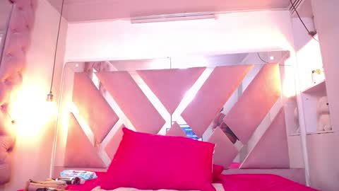 Snapshot of scarlett_boonett chatting on 02/01/26, 04:33 Scarlett online show from 02/01/26, 04:33