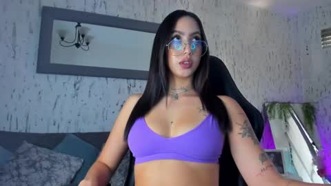Snapshot of scarlett_buttock chatting on 03/18/26, 05:38 Scarlett online show from 03/18/26, 05:38