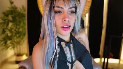 Snapshot of scarlett_collins01 chatting on 10/20/25, 01:06 Scarlett Collins online show from 10/20/25, 01:06