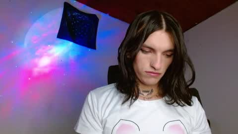 Snapshot of scarlett_crastrawberry chatting on 04/02/26, 01:58 scarlet online show from 04/02/26, 01:58