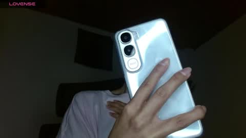 Snapshot of scarlett_crastrawberry chatting on 04/23/26, 02:13 scarlet online show from 04/23/26, 02:13